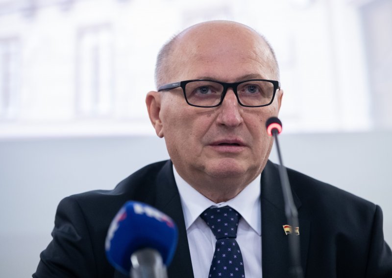 Šeparović: Nije bilo nikakvih pritisaka na Ustavni sud u vezi 'švicarca'