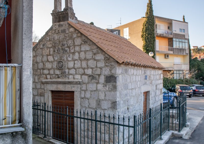 Želite kupiti kapelicu/apartman? Jedna se upravo prodaje u Dubrovniku
