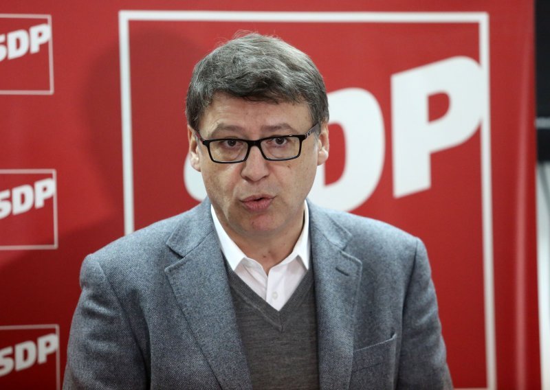 Jovanović: Borite se sa SDP-om protiv ovakvog HDZ-a koji nas svojim skandalima nepovratno gura u močvaru korupcije