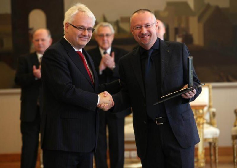 Josipović nagradio tvrtku koja zabranjuje sindikat