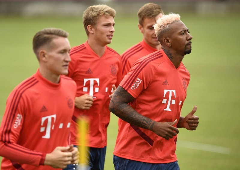 Što se to događa u Bayernu? Zvijezde njemačkog diva se zakačile treningu, poletjele i šake, a sve je jedva smirio Lewandowski