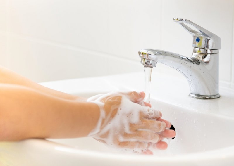 Pet koraka za pravilno pranje ruku: 20 sekundi posvećeno ovoj higijenskoj navici može vas sačuvati od koronavirusa i gripe