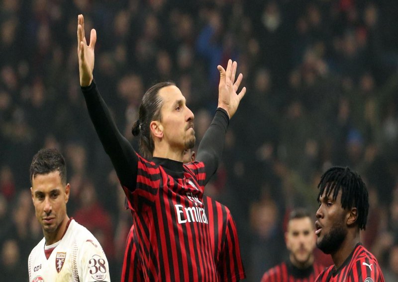 Milan objavom otkrio što Zlatan Ibrahimović misli o Super Bowlu i dobro nasmijao sve svoje fanove