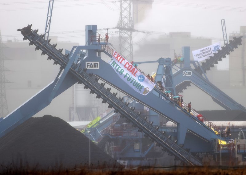 Više od sto prosvjednika blokiralo novu njemačku elektranu na ugljen
