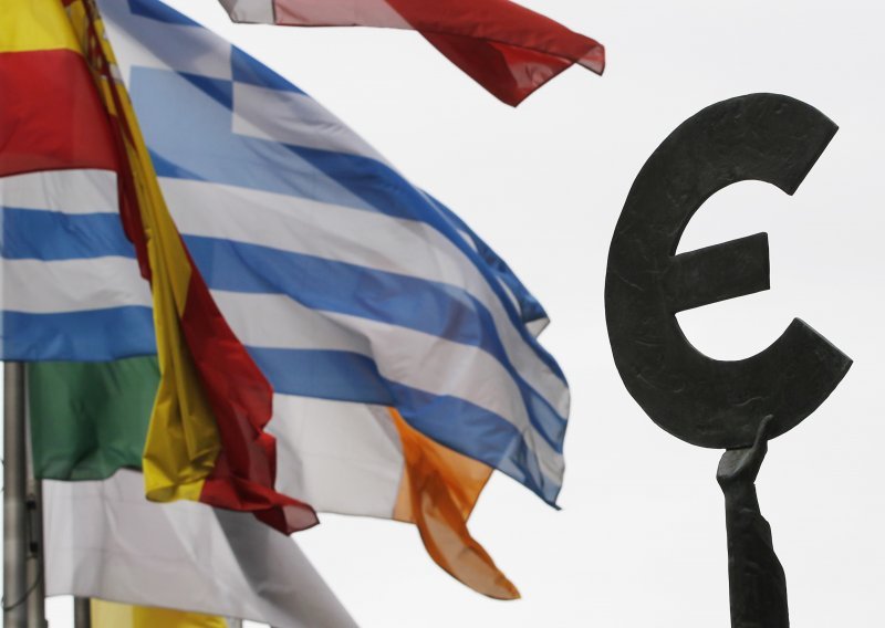 EU i MMF pritišću Atenu da provede reforme