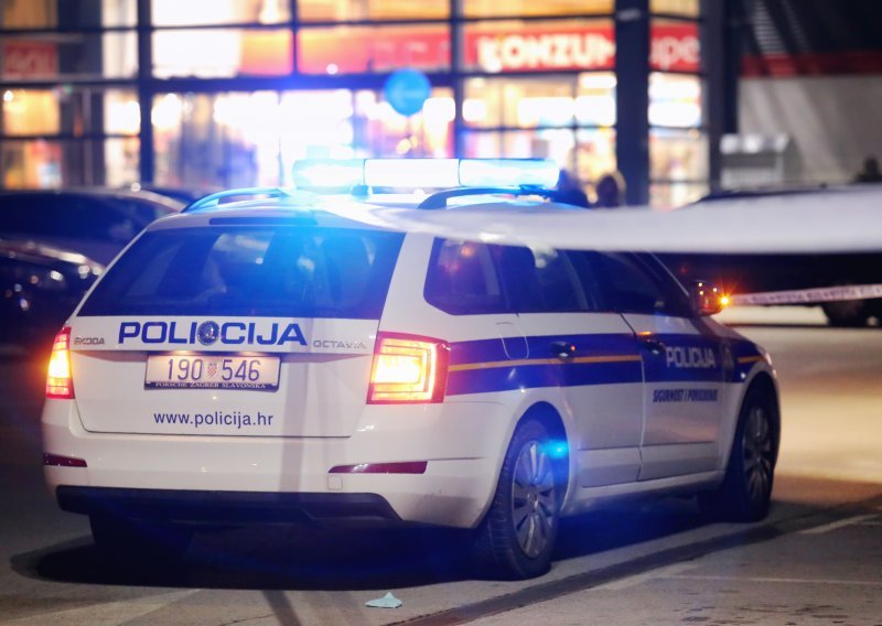 Opljačkan Konzum na Trešnjevci, policija s više vozila traži napadača