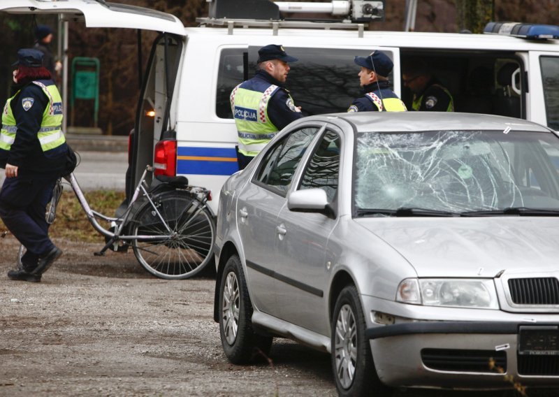 Teška nesreća u Zagrebu: Biciklist poginuo pod kotačima automobila