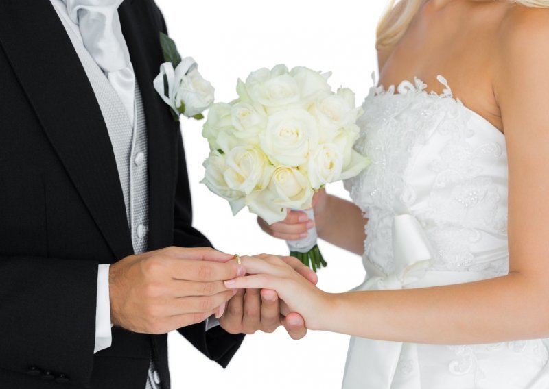 Mnogi biraju 14. veljače za sklapanje braka, čak i ako nije subota