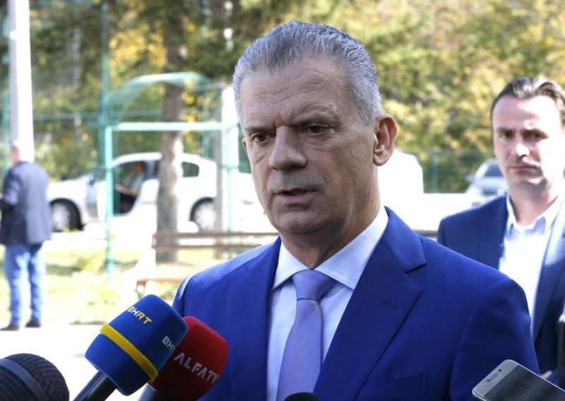 Ministar sigurnosti BiH zahvalio Hrvatskoj na pomoći u opremanju policije