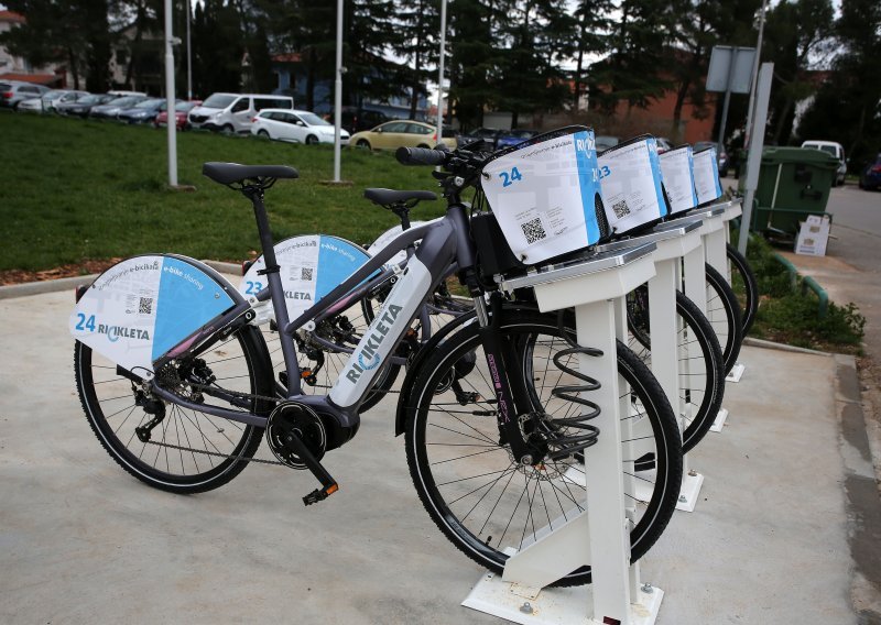 U Rijeci predstavljen sustav javnih električnih bicikala - RiCikleta