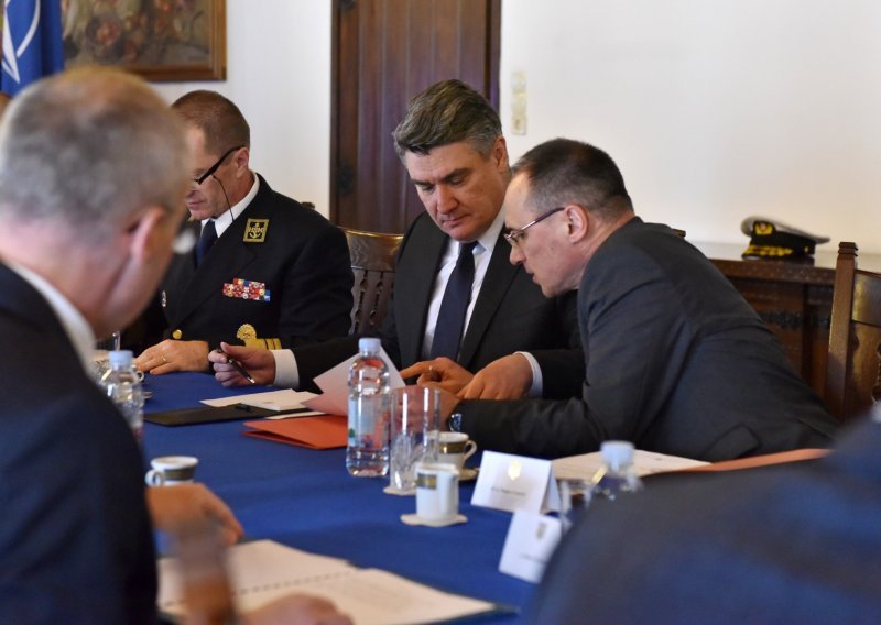 Održan prvi sastanak Vijeća za nacionalnu sigurnost; Milanović i Plenković razgovarali o migrantima i koronavirusu