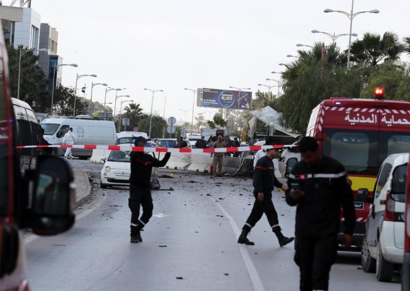 Eksplozija kod američke ambasade u Tunisu: 'Izbjegavajte ovo područje!'
