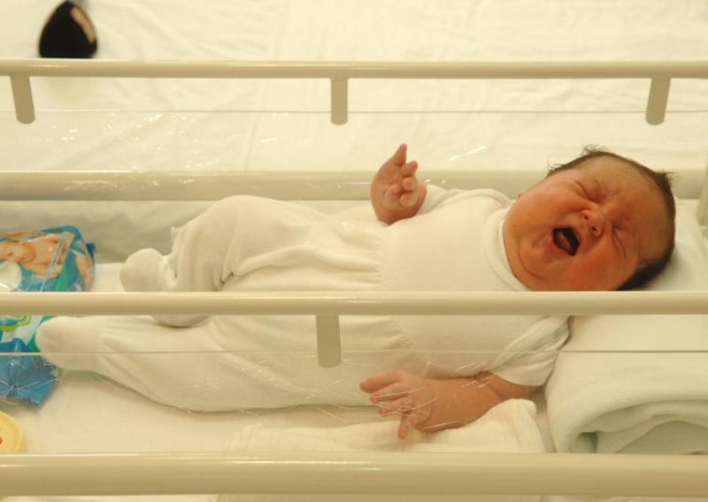 U Pakracu rođena najveća beba u Hrvatskoj