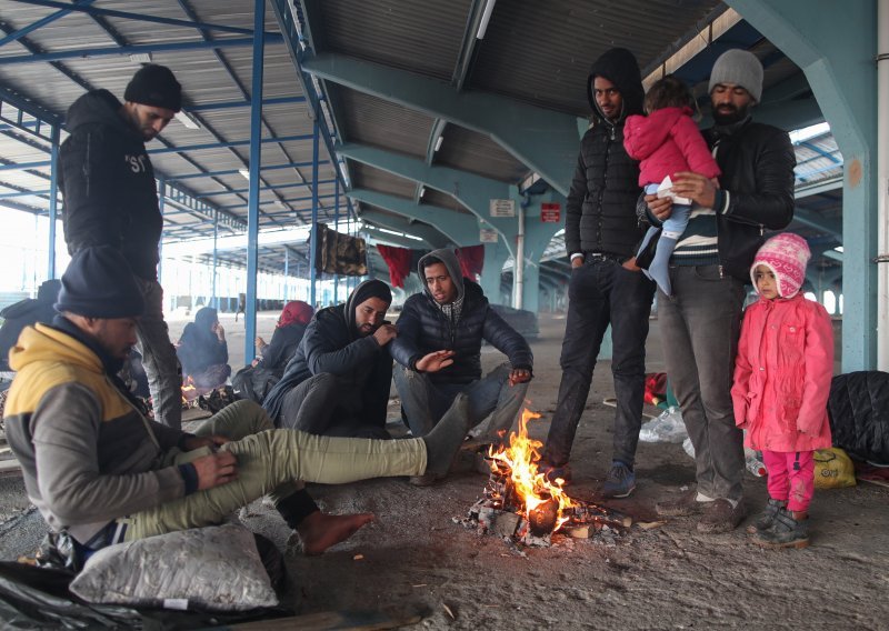 U kampovima u Grčkoj oko 35.000 migranata; nemoguće je prati ruke i držati razmak