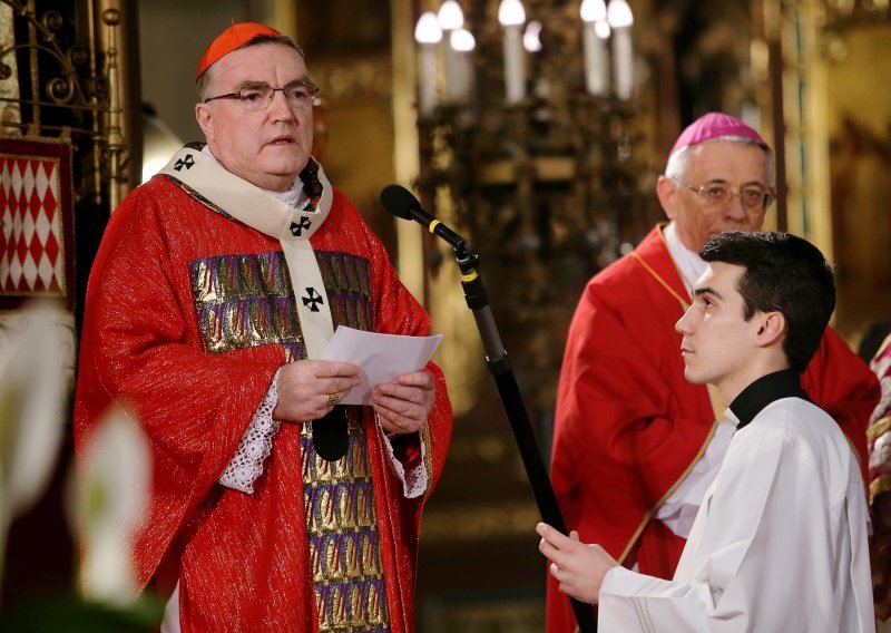 Kardinal Bozanić dao preporuke za uskrsne mise: Slavlja u crkvama bez vjernika, prijenosi na lokalnim televizijama, hranu će blagosloviti roditelji