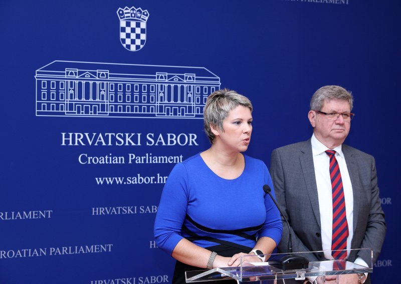 Demokrati: Hrvatskim radnicima treba omogućiti siguran povratak u domovinu