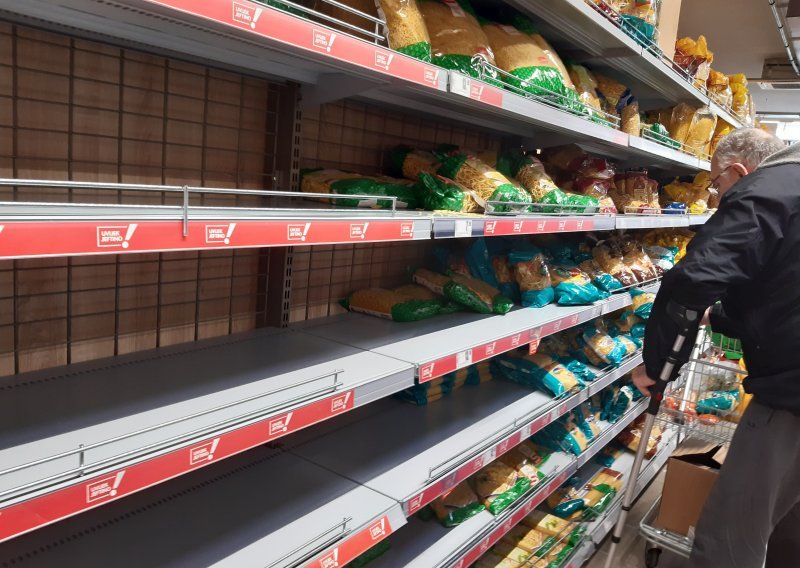 Danci ispraznili police, ministar hrane bijesan: Kontrolirajte se ili ćemo ograničiti količinu namirnica koje možete kupiti
