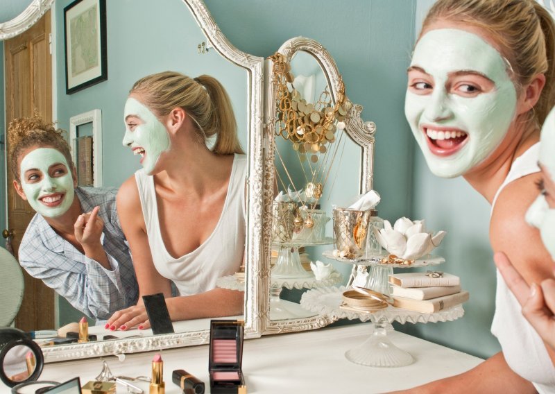 Posvetite se sebi: Isprobajte maske za lice iz kućne radinosti koje će udahnuti svježinu vašoj koži