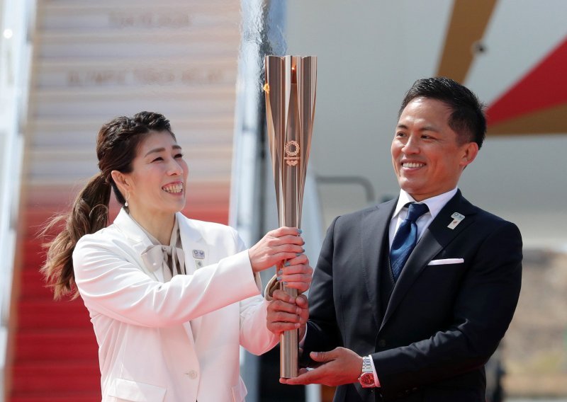 Olimpijska baklja stigla u Japan: Odlučili smo smanjiti opseg svečanosti zbog sigurnosti