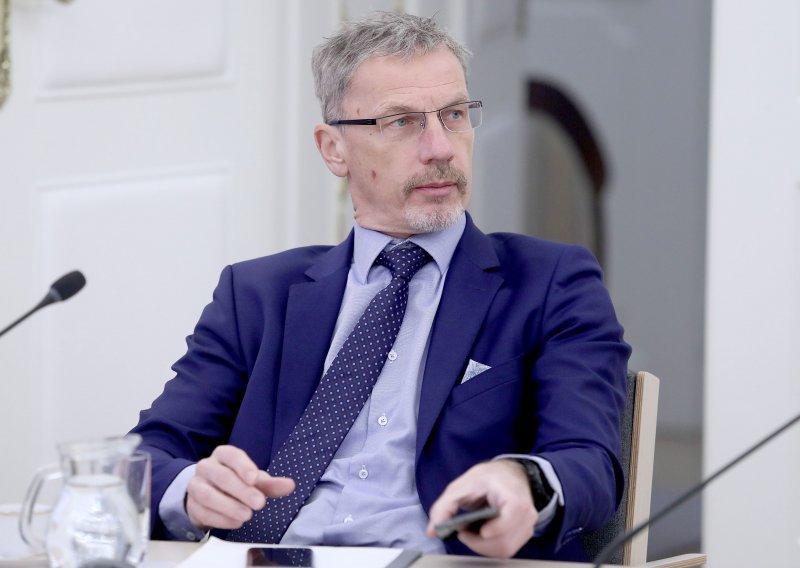 Guverner Vujčić: Svi pogođeni koronavirusom imaju pravo na odgodu vraćanja kredita; tečaj će ostati stabilan