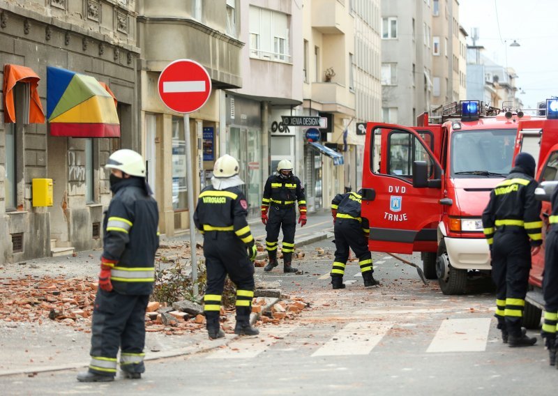 Zagrebački vatrogasci zbog potresa intervenirali 544 puta; izravno spasili 6 osoba; ugasili 11 požara
