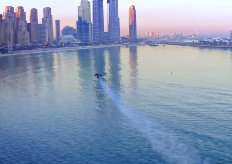 Sjajan pilot jetpackom postavio novi rekord u Dubaiju
