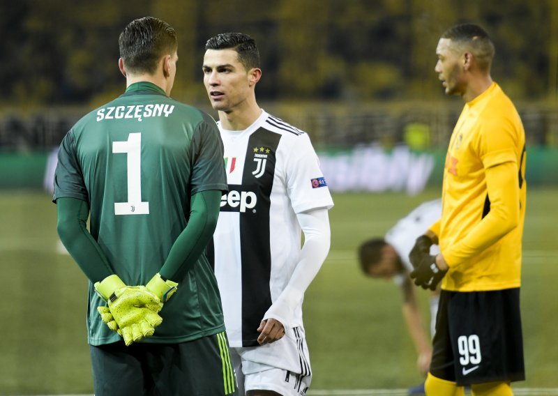 Juventusov vratar otkrio što je svakom suigraču kupio Cristiano Ronaldo nakon što je dobio crveni karton u Ligi prvaka; nagovarali ga dva mjeseca