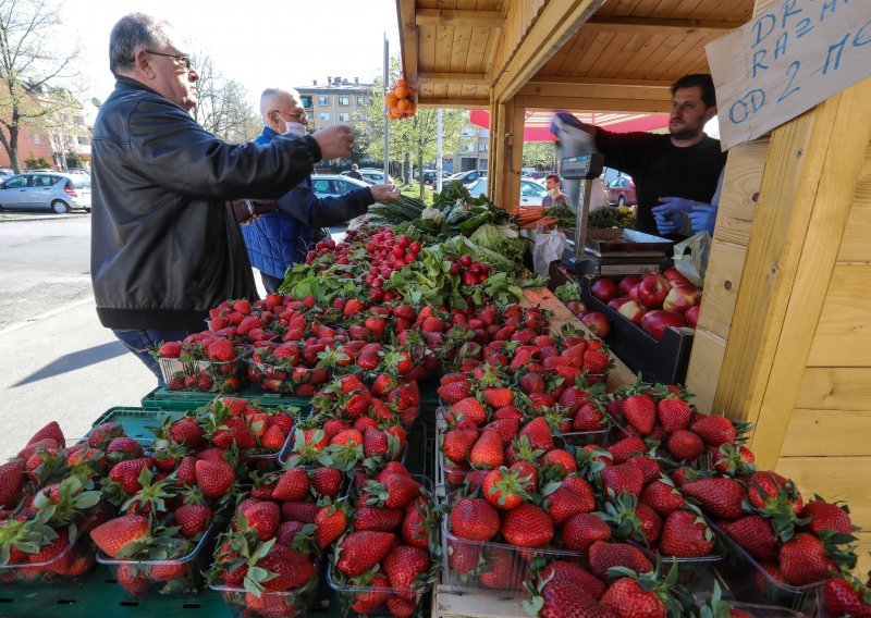 [FOTO/VIDEO] Pogledajte kako je izgledao prvi dan rada tržnica diljem Hrvatske