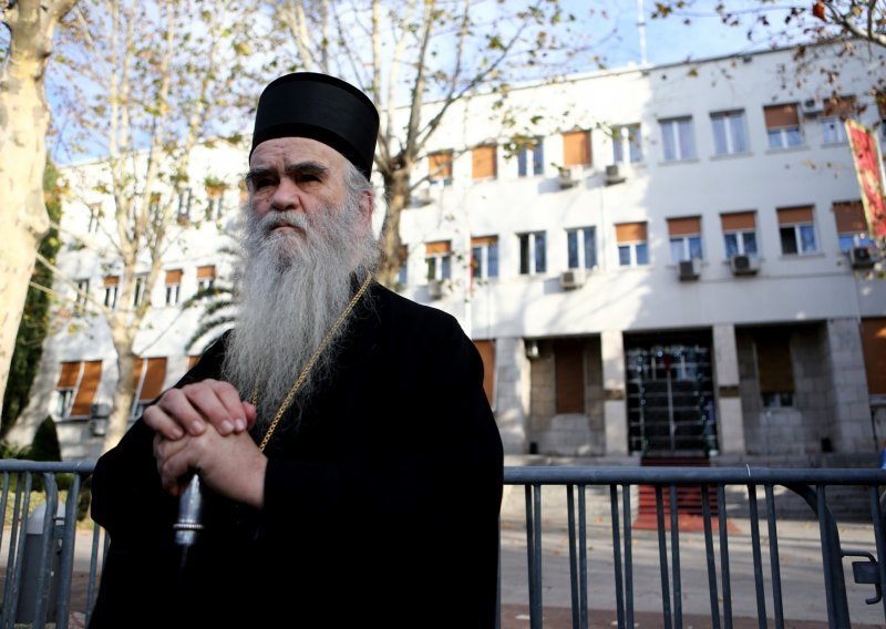 Crnogorska policija zbog kršenja mjera privela mitropolita Srpske pravoslavne crkve