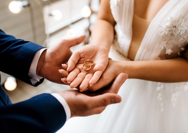 Ljubav u doba koronavirusa: Ujedinjeni Arapski Emirati pokreću uslugu vjenčanja putem interneta