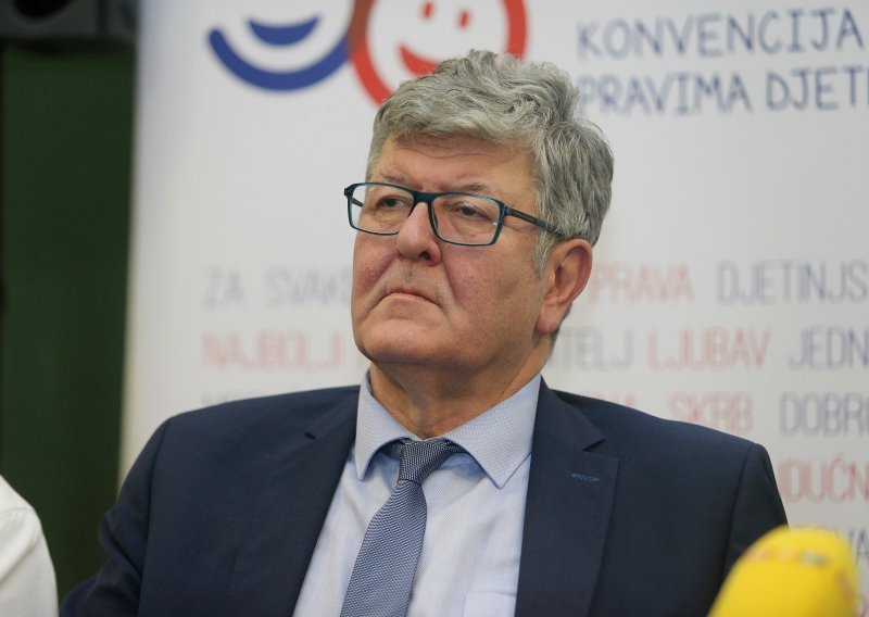 Društva za upravljanje mirovinskim fondovima donirala pola milijuna kuna KBC-u Zagreb