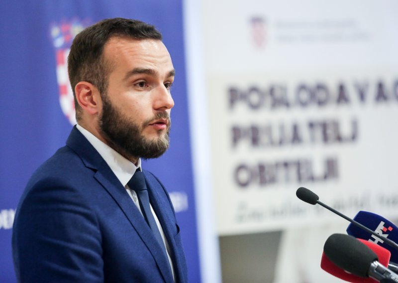 Aladrović pozvao sindikate javnih službi na sastanak: Kreću razgovori o rezanju plaća?