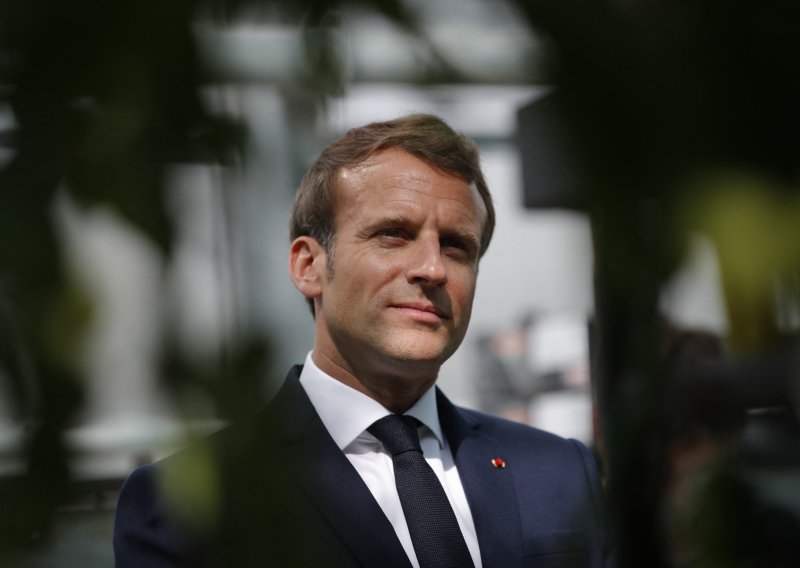 Macron će se u nedjelju obratiti naciji