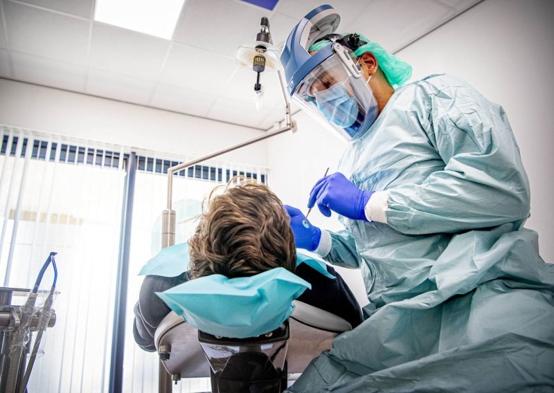 Muškarac u Ludbregu pretvarao se da je zubar; ženi je napravio implantate, no oštetio joj je i zube i zubno meso