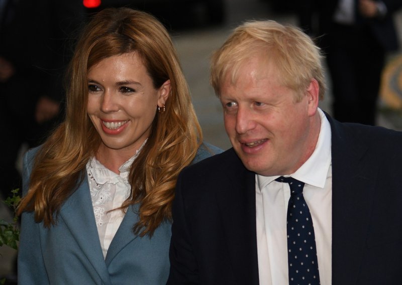 Koliko djece ima Boris Johnson nakon rođenja sina kojeg je dobio sa zaručnicom Carrie Symonds
