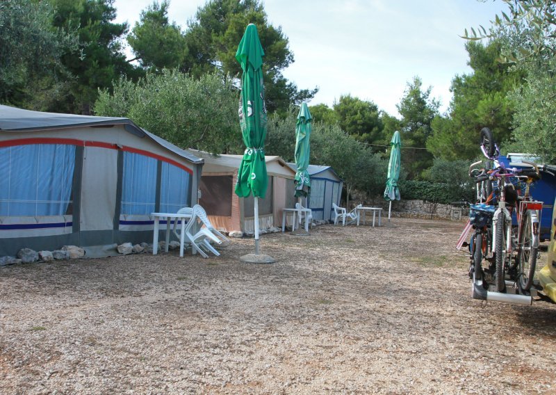 Turistički kampovi zjape prazni, čeka se otvaranje granica