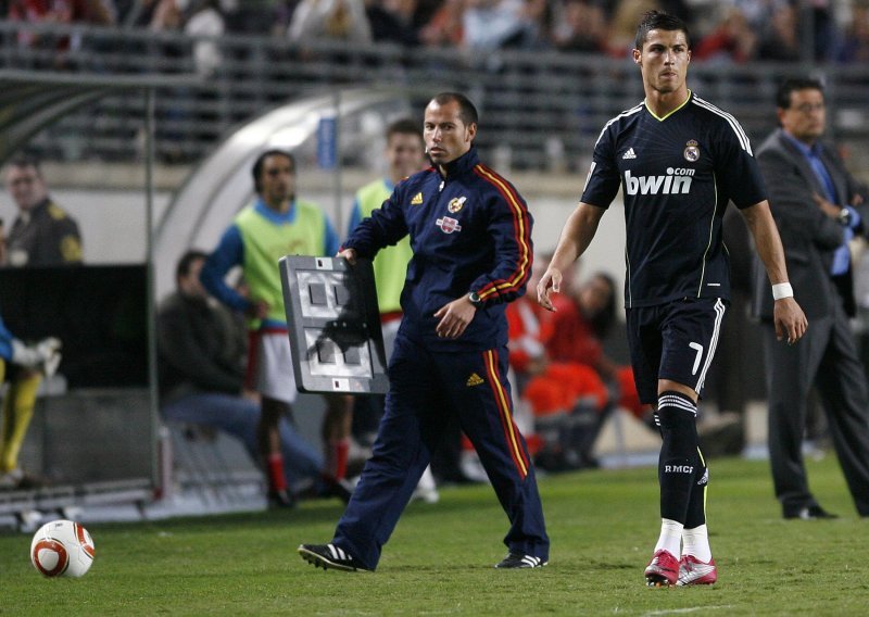 Ronaldo 'pozelenio' od navijačkog lasera