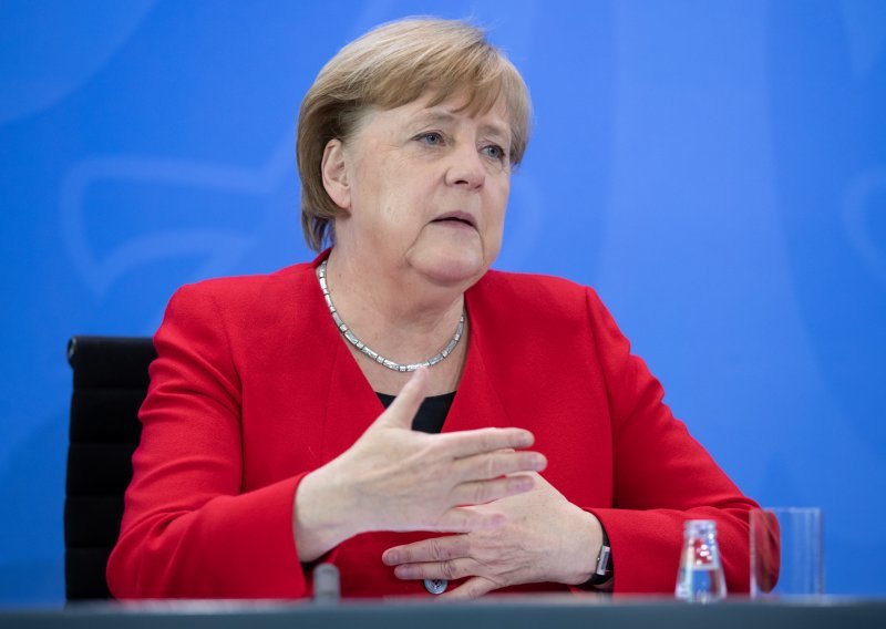 Angela Merkel optužila Rusiju za 'nečuveno' ponašanje