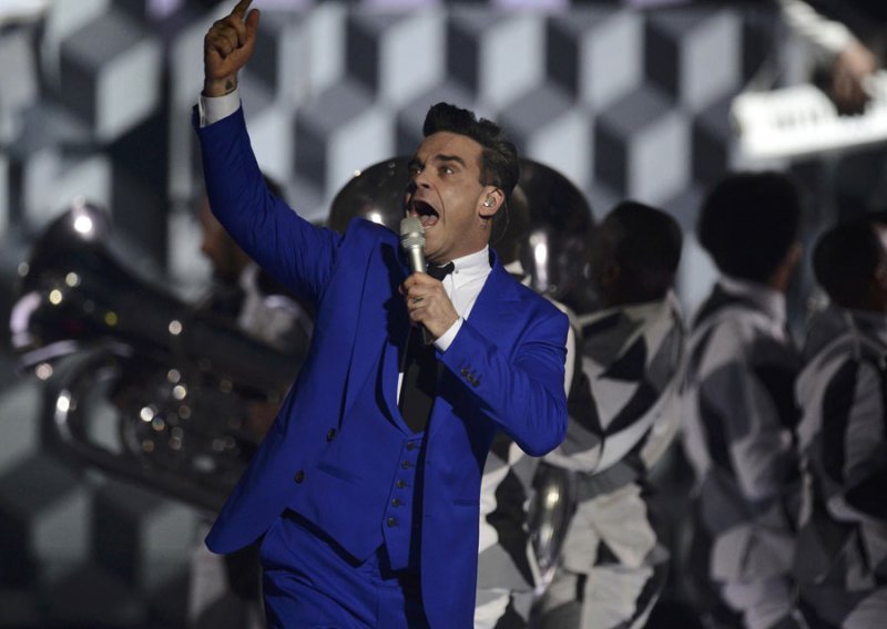 Robbie Williams stiže u Zagreb sa suprugom i kćerkicom