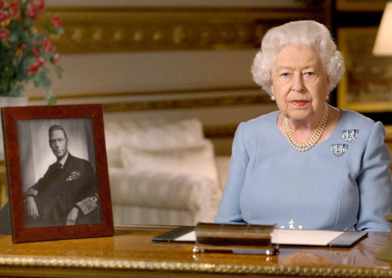 [VIDEO] Kraljica Elizabeta II. održala povijesni govor: Nikad ne gubite nadu, ne očajavajte, zakleti neprijatelji danas rade u korist mira