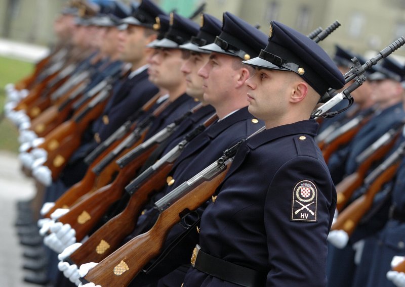 Ukida se beneficirani radni staž za vojsku i policiju