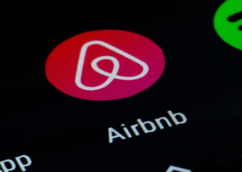 Airbnb povećao tromjesečni minus na 1,2 milijarde dolara, no jedna im stvar ulijeva nadu