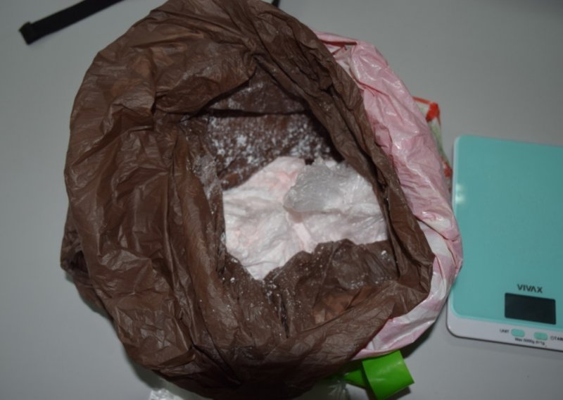 U stanu u zagrebačkom Trnju policija pronašla više od kilograma amfetamina