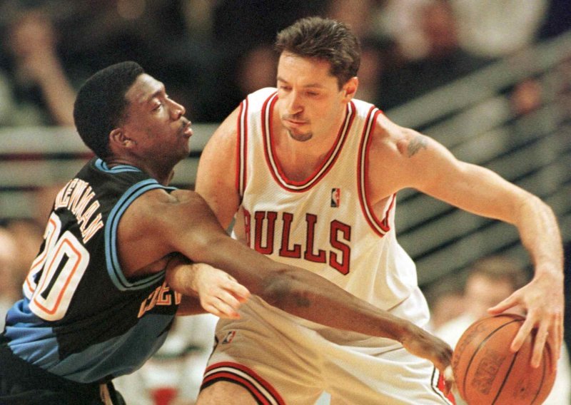 Dobro čuvana tajna Chicago Bullsa izašla na vidjelo; trofejni trener otkrio da je šut za pobjedu trebao pucati Toni Kukoč, a ne Michael Jordan