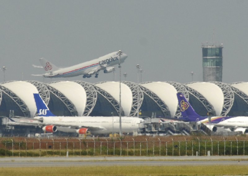 Zrakoplovi poletjeli s aerodroma u Bangkoku