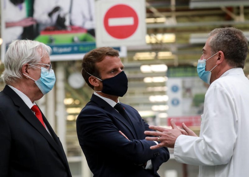 Macron ulaže osam milijarda eura u proizvodnju 'čistih' vozila u Francuskoj