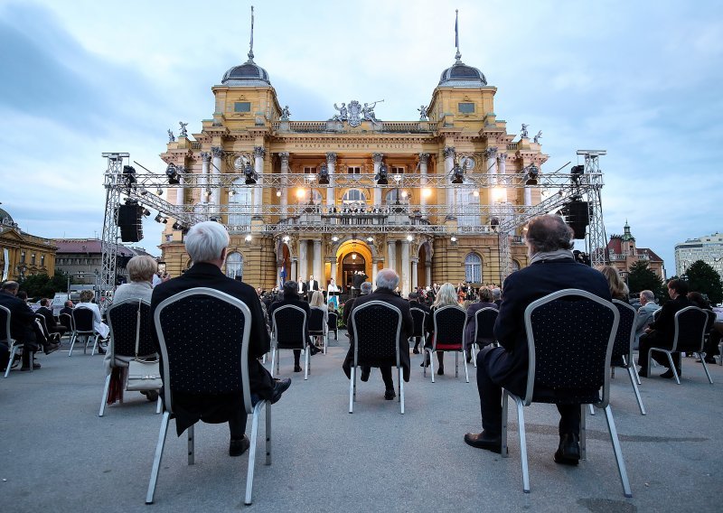 Dan državnosti obilježen svečanim koncertom ispred zagrebačkog HNK