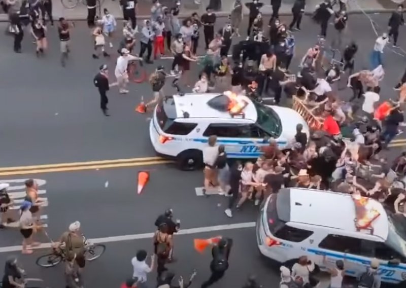 Nemiri u SAD-u petu noć zaredom; pojavila se snimka policijskog vozila kako nasrće na ljude