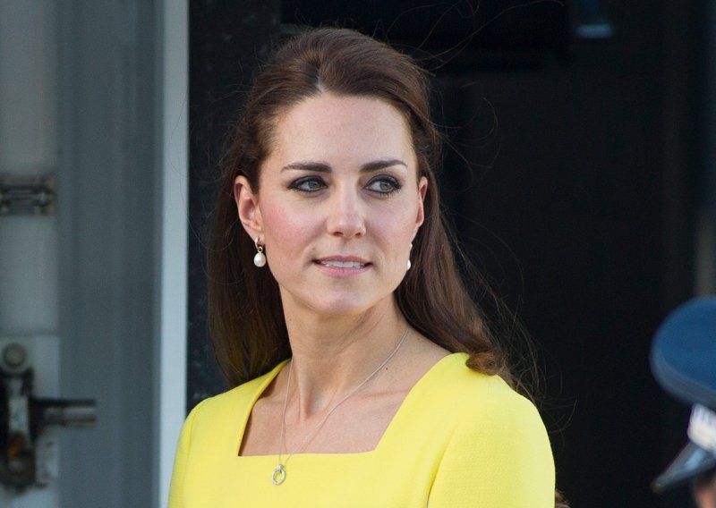 Kate Middleton sve je raznježila objavom nikad viđene fotografije iz djetinjstva