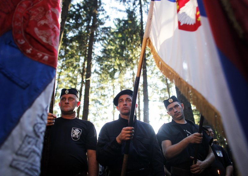 Srpski radikali stižu u Srebrenicu s četničkim zastavama?!